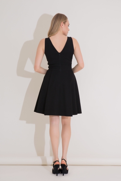 Gizia Stone Embroidery And Bow Detailed Black Mini Dress. 3