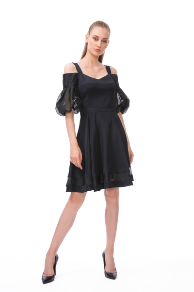  GIZIA - Low Sleeve Strap Black Dress