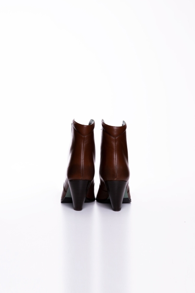 Gizia Heeled Brown Boots. 3