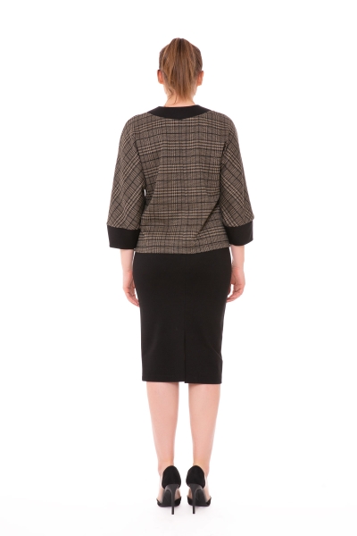 Gizia Contrast Skirt Knitted Brown Suit. 3