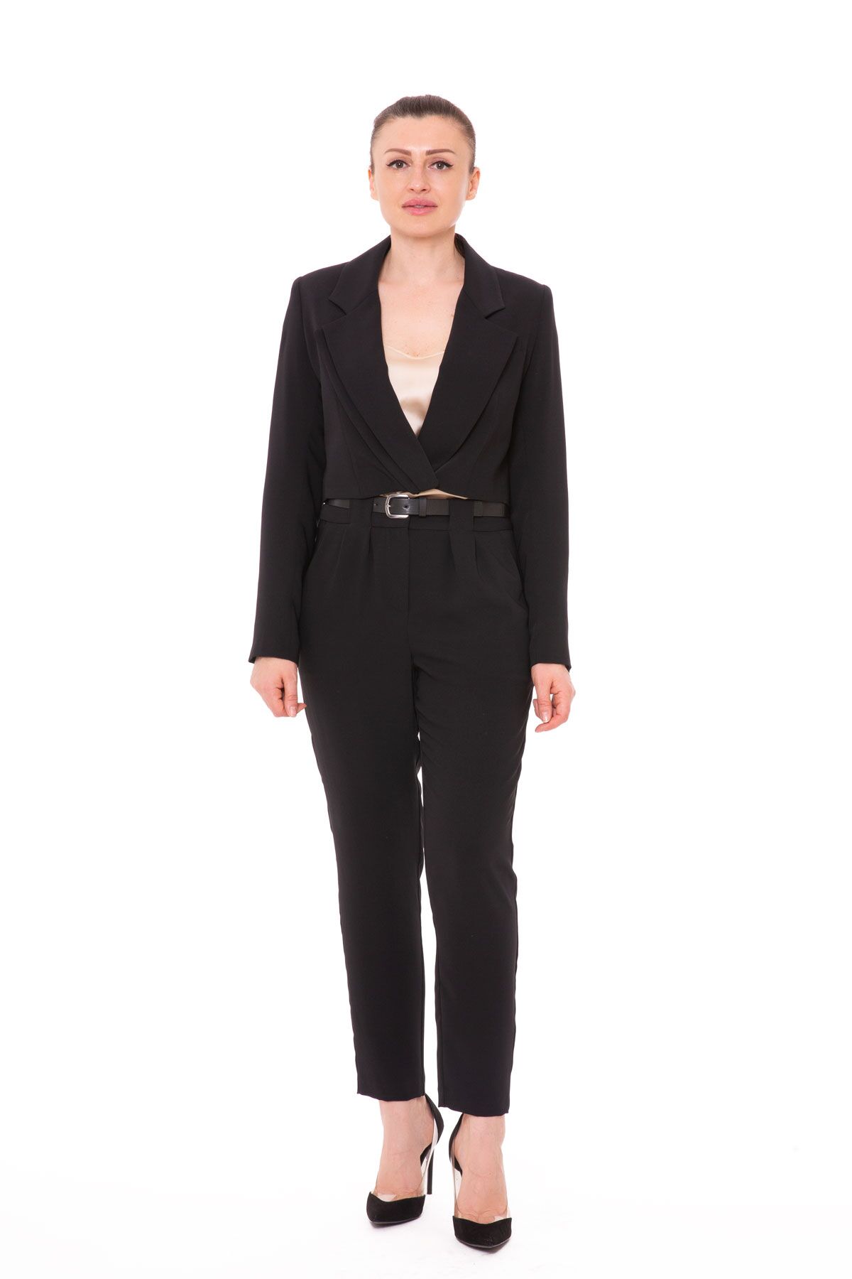  GIZIA - Deri Kemerli Dökümlü Kısa Ceketli Siyah Kadın Takım Elbise