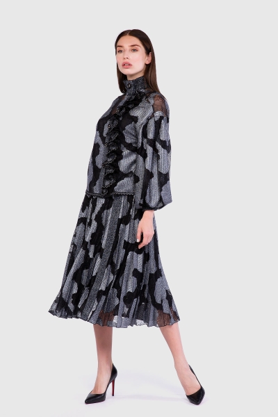 Gizia Metallic Lace Midi Length Pleated Black Skirt. 2