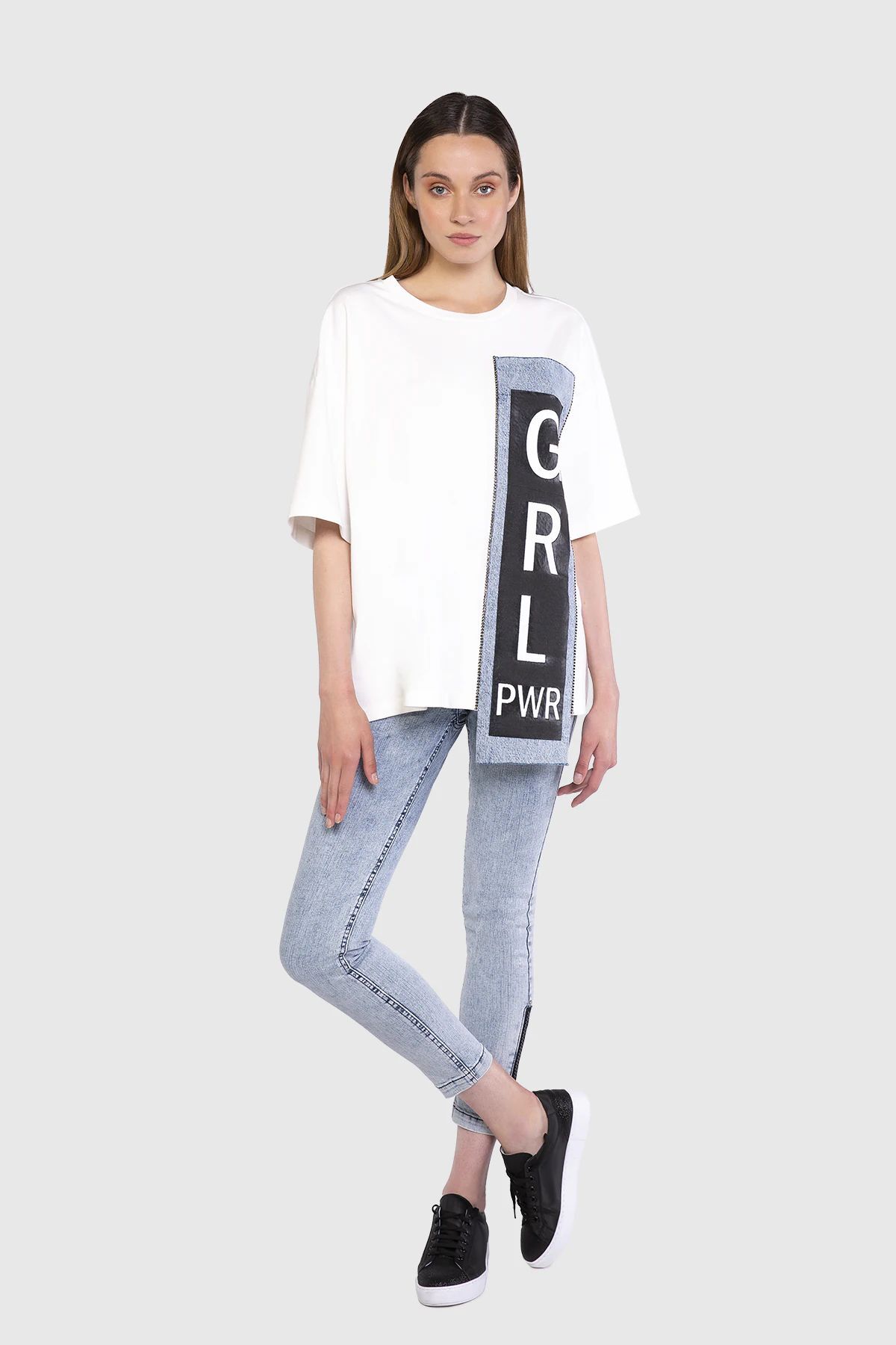  GIZIA - T-shirt with Text Print on Jeans and Strase Stone Embroidered