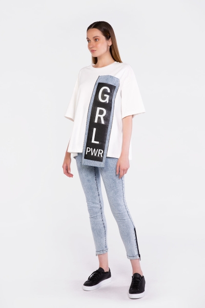 Gizia T-shirt with Text Print on Jeans and Strase Stone Embroidered. 2