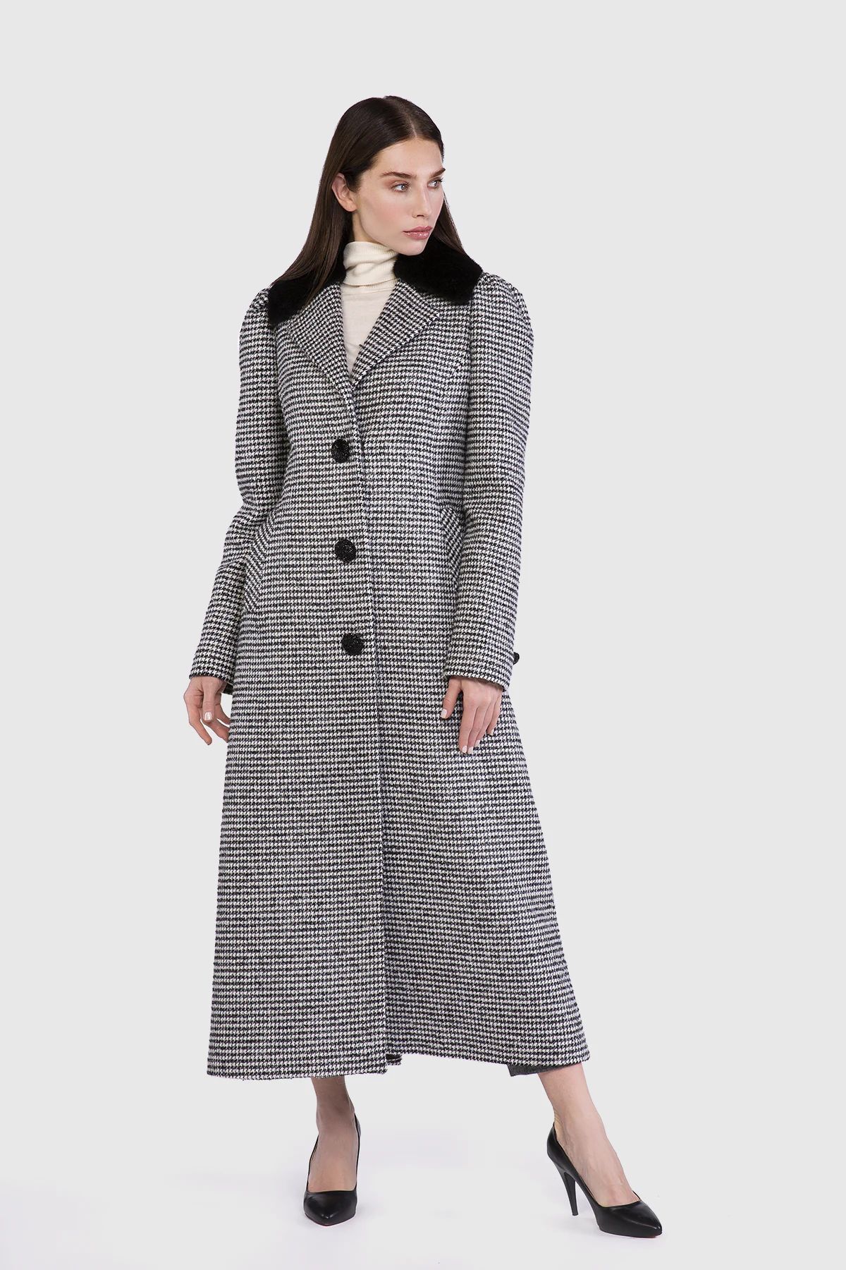  GIZIA - Fur Collar Long Cachet Black Coat