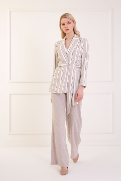 Gizia Line Pattern Belted Beige Suit. 1