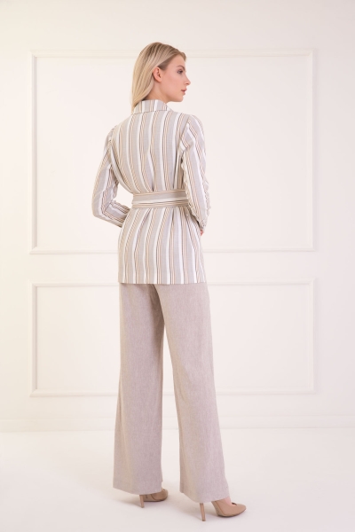 Gizia Line Pattern Belted Beige Suit. 2