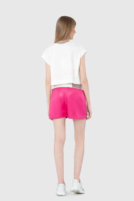 Gizia Off Shoulder Knitwear Collar Crop Ecru T-Shirt. 3