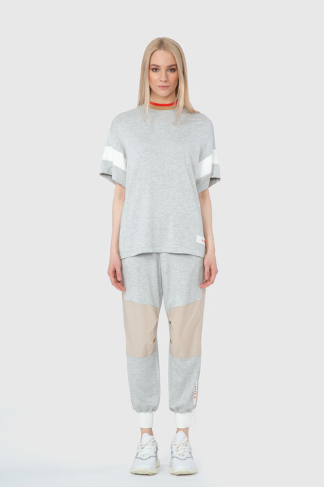 Gizia Contrast Detailed Gray Melange Tshirt. 1
