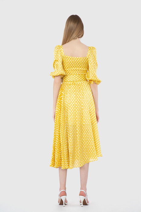 Gizia Asymmetrical Pleated Belt Yellow Skirt. 3