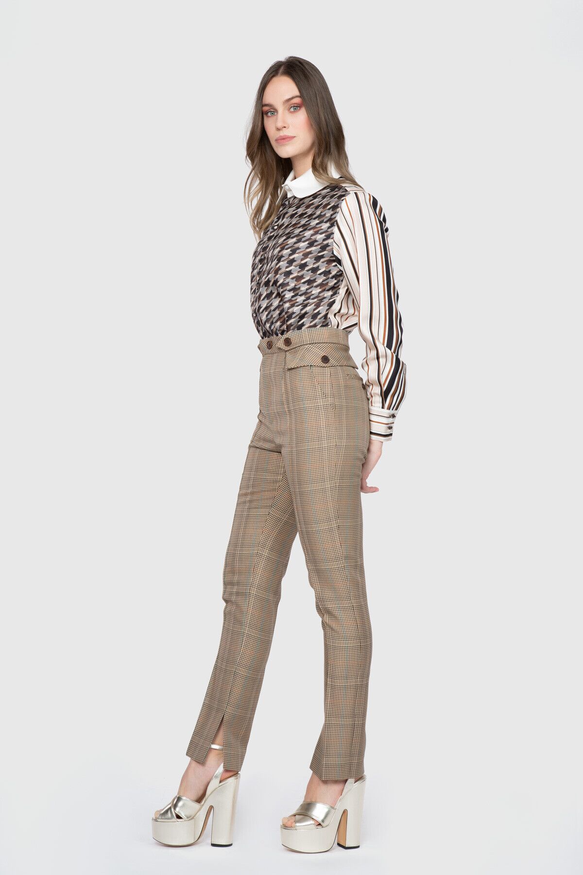 GIZIAGATE - Slit Detailed Plaid Beige Trousers