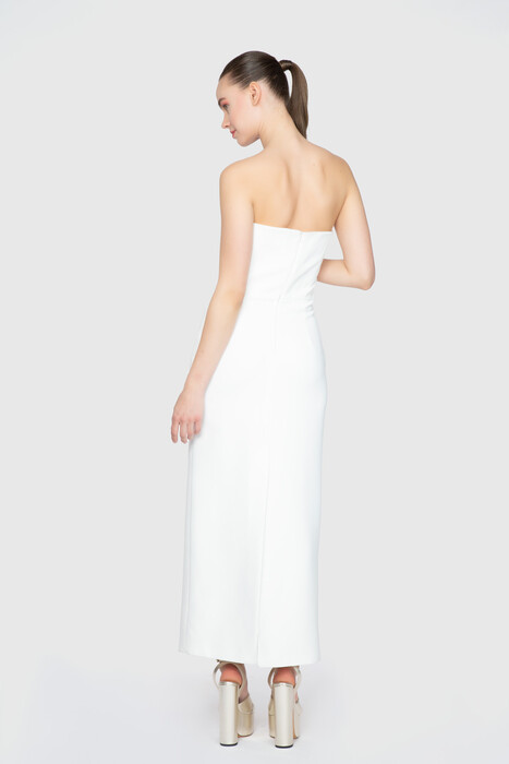 Gizia Strapless Long White Dress. 1
