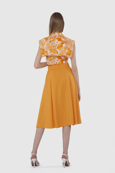 Gizia High Waist Button Detailed Midi Length Orange Skirt. 3