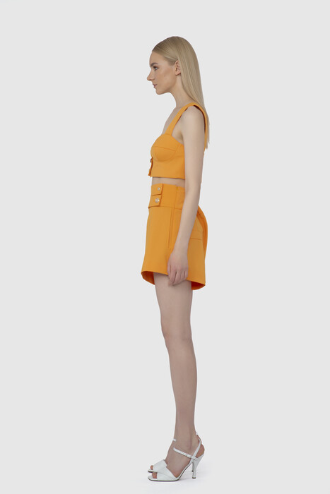 Gizia Metallic Button Detailed Yüksel Waist Orange Shorts. 2