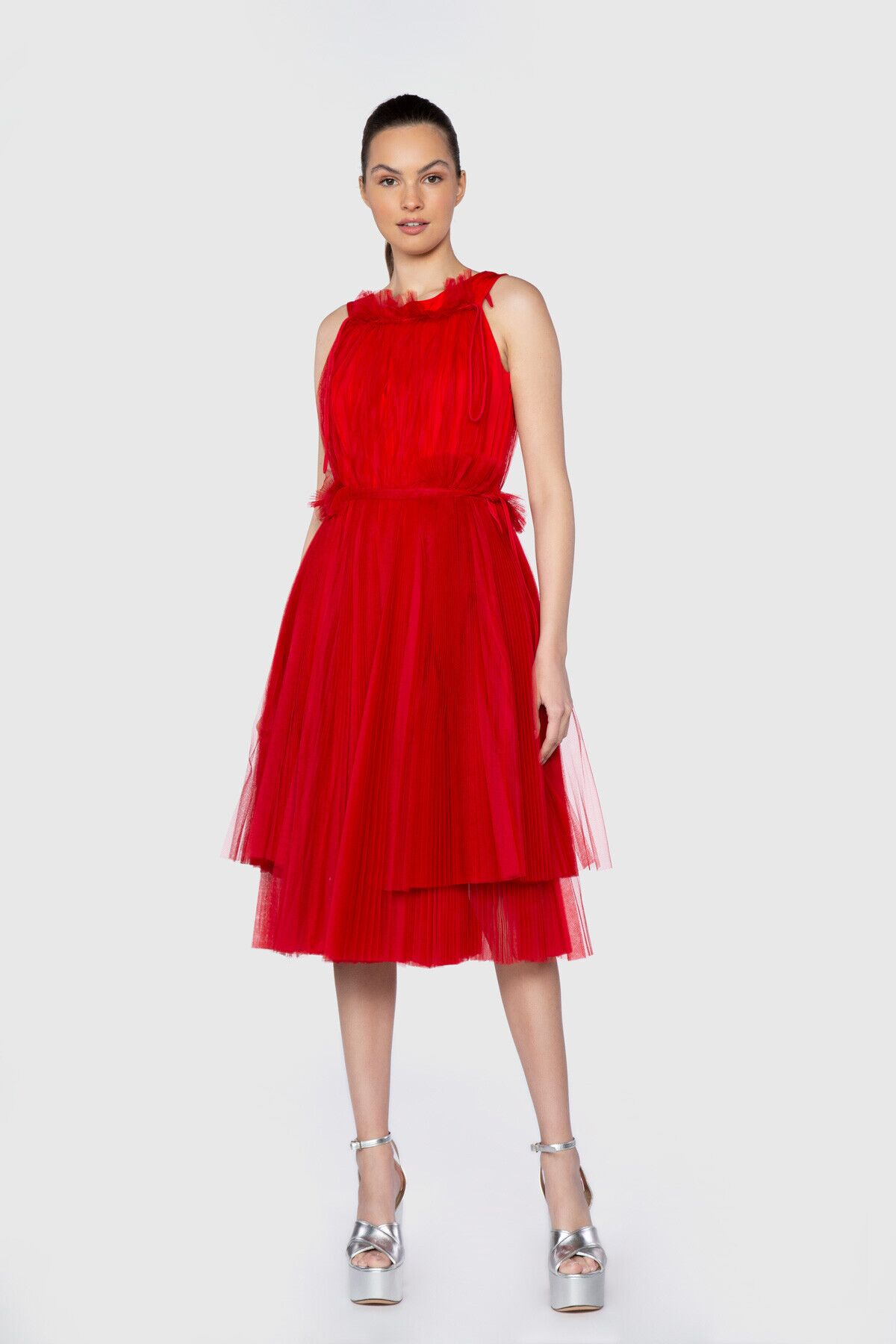 GIZIAGATE - Dice Kayek Halter Yaka Pilise Detaylı Diz Altı Kırmızı Tasarım Elbise
