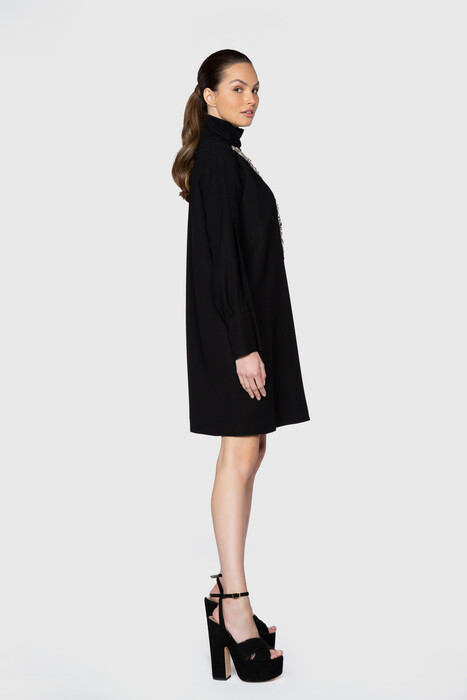 Gizia Embroidered Slit Sleeve Detailed Above Knee Black Dress. 2