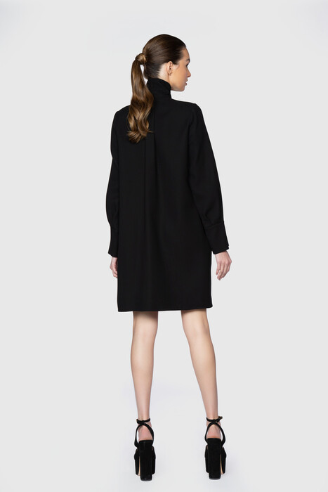 Gizia Embroidered Slit Sleeve Detailed Above Knee Black Dress. 3