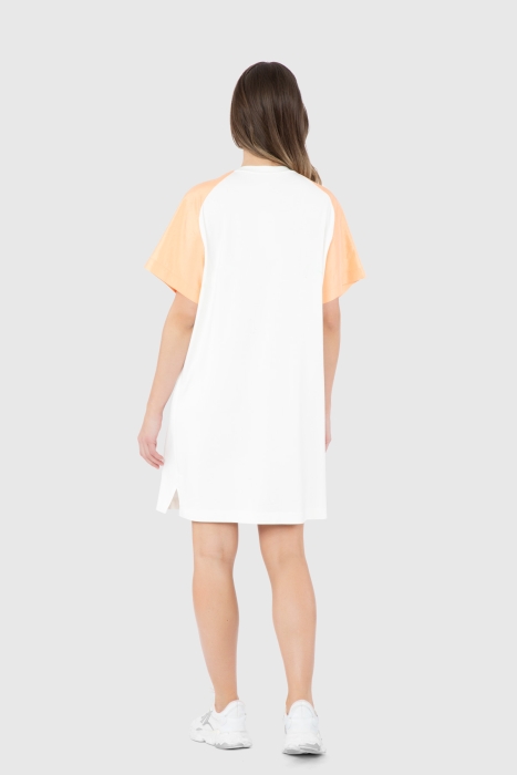 Gizia Short Sleeve Embroidered Detailed Midi Dress. 3