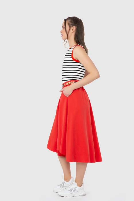 Gizia Chain and Leather Belt Detailed Red Skirt. 2