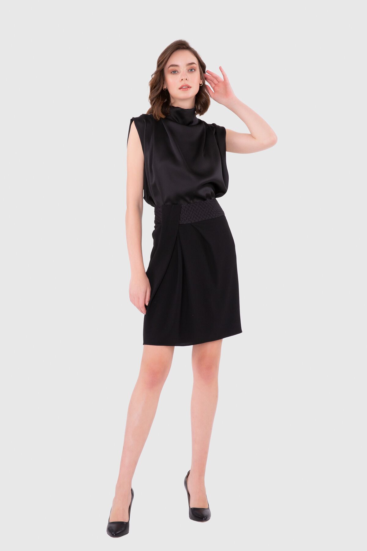 KIWE - Quilted Detailed Pleated Black Skirt