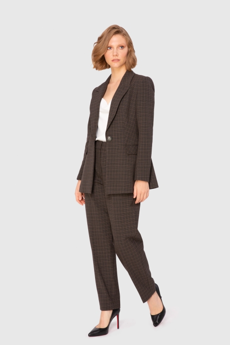 Gizia Checked Beige Suit With Mono Fastening. 2 Gizia Checked Beige Suit With Mono Fastening. 2
