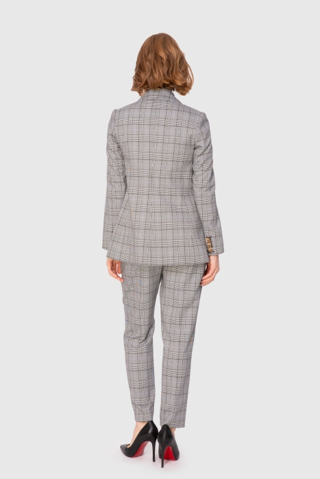 Gizia Checkered Suit With Mono Fastening. 3