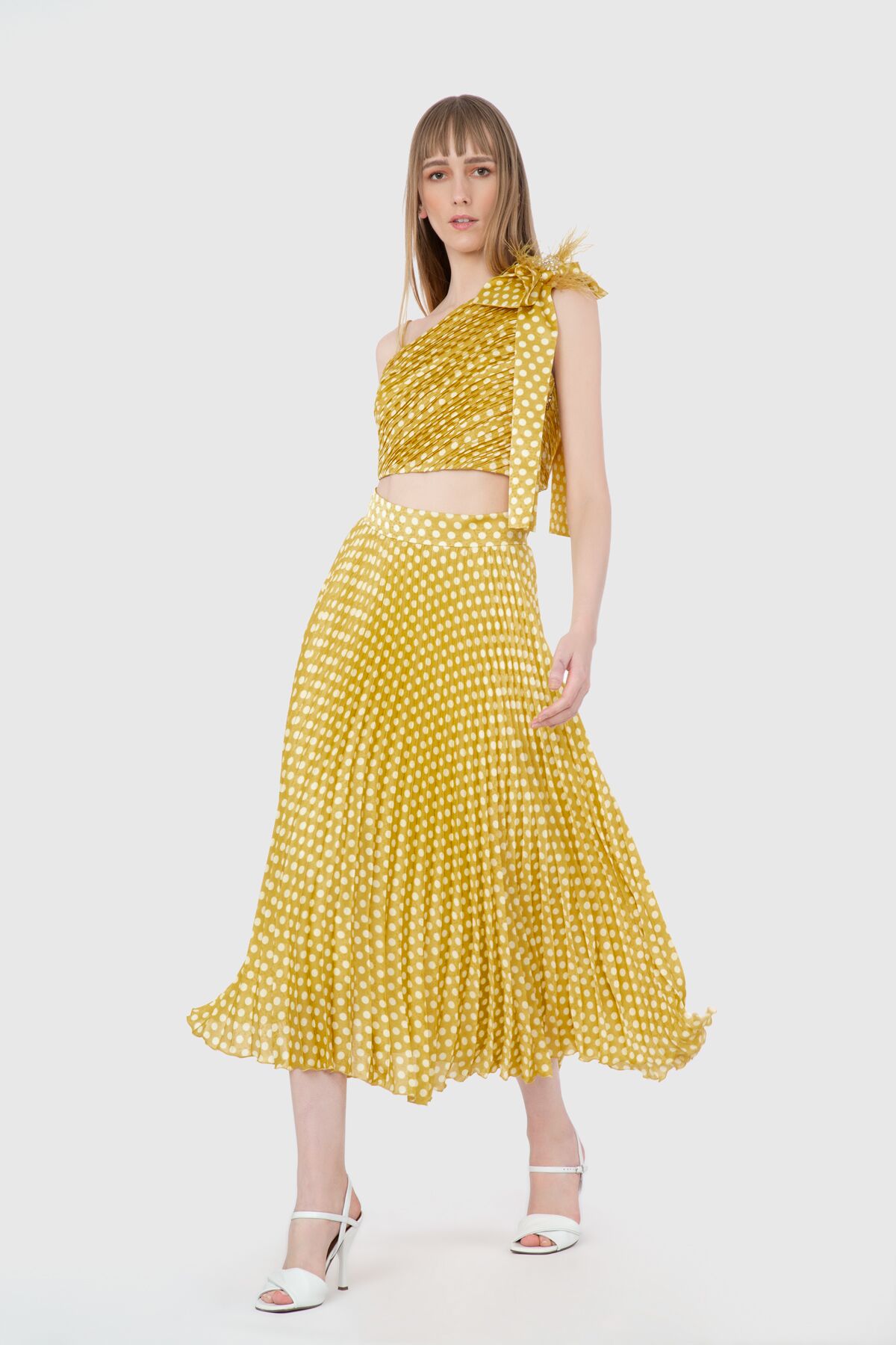  GIZIA - Asymmetrical Pleated Belt Yellow Skirt