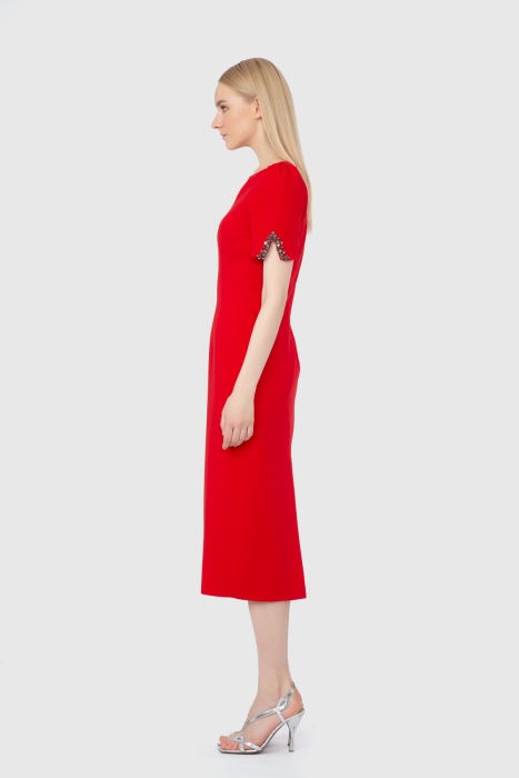 Gizia Embroidered Detailed Midi Length Tight Red Dress. 4
