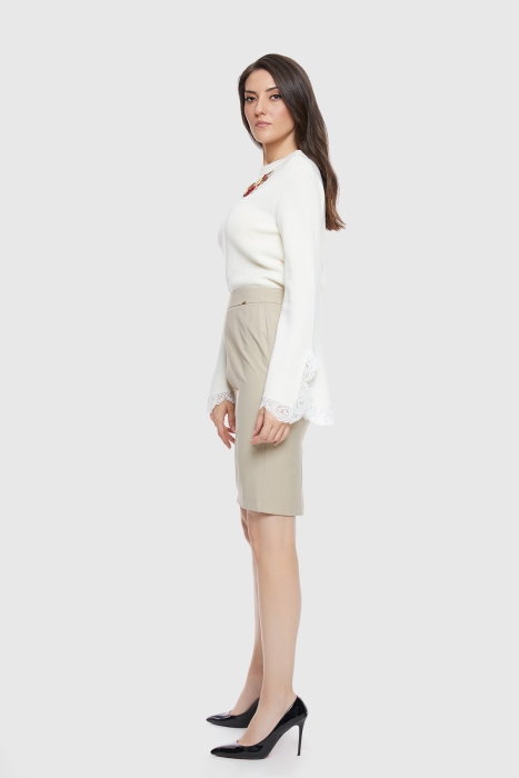 Gizia Classic Beige Skirt. 3