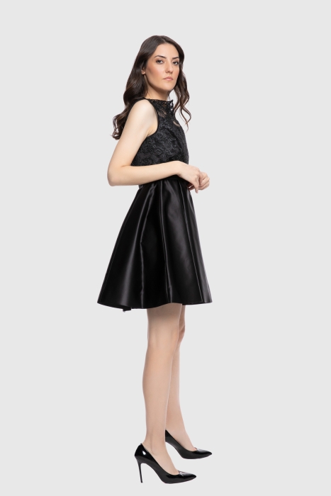 Gizia Lace Detailed Belt Black Mini Dress. 2