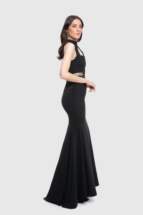 Gizia Stone Accessory Detailed Long Black Evening Dress. 2