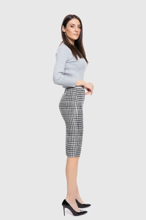 Gizia Black And White Patterned Slim Fit Skirt. 2