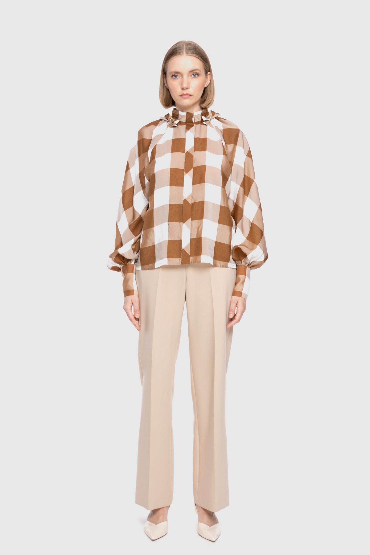  GIZIA - Ribbed Collar Square Pattern Brown Shirt