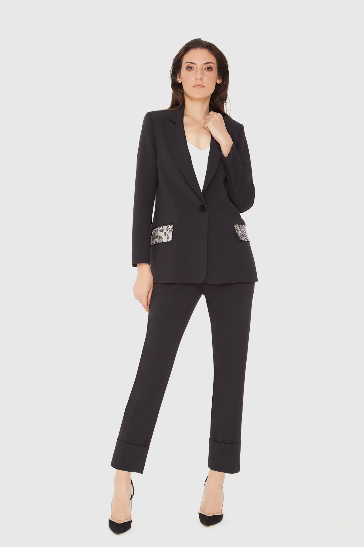 4G CLASSIC - Leopard Sequin Pocket Covered Black Suit With Carrot Pants