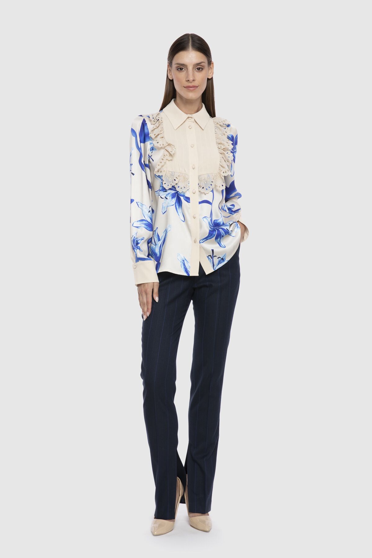  GIZIA - Patterned Embroidery Detailed Blouse