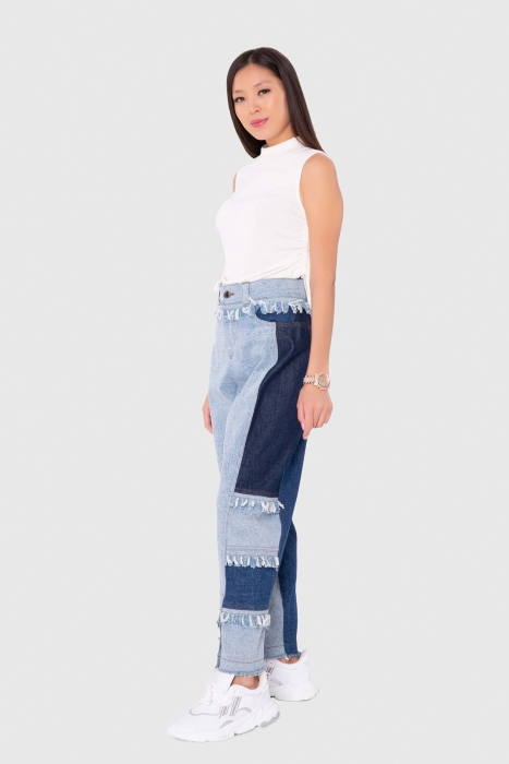 Gizia Two-Color Mom Jeans With Embroidery Detail. 2