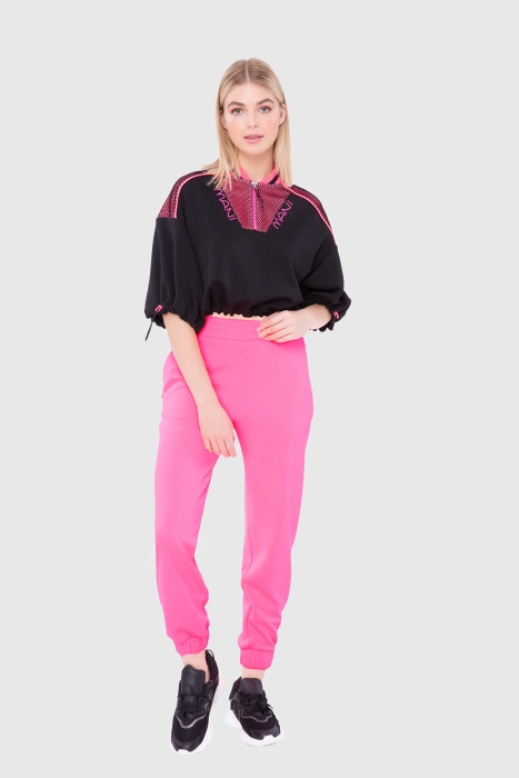 Gizia Printed Logo, Shirted Sleeves, Crop Sweatshirt. 3