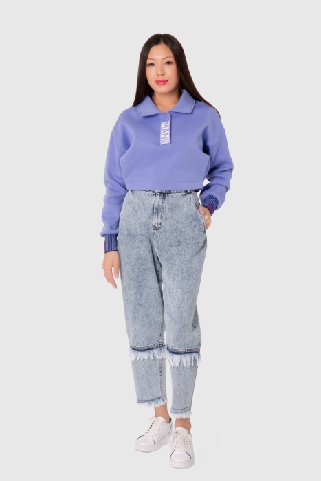 Gizia Polo Neck Collar Coat Of Arms Embroidery Detailed With Rising Crop Sweatshirt. 1 Gizia Polo Neck Collar Coat Of Arms Embroidery Detailed With Rising Crop Sweatshirt. 1