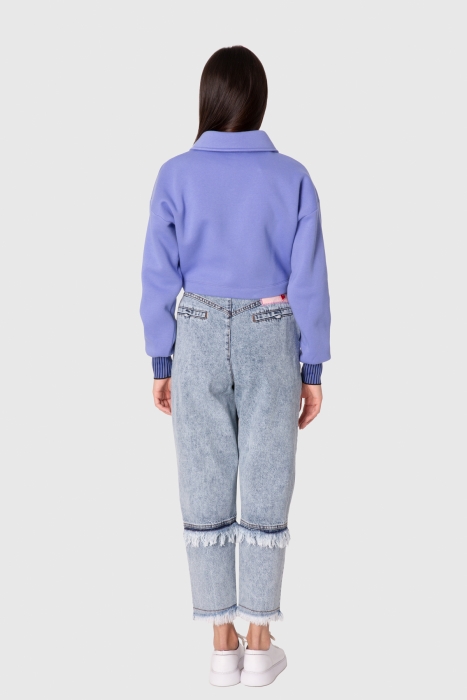 Gizia Polo Neck Collar Coat Of Arms Embroidery Detailed With Rising Crop Sweatshirt. 3 Gizia Polo Neck Collar Coat Of Arms Embroidery Detailed With Rising Crop Sweatshirt. 3