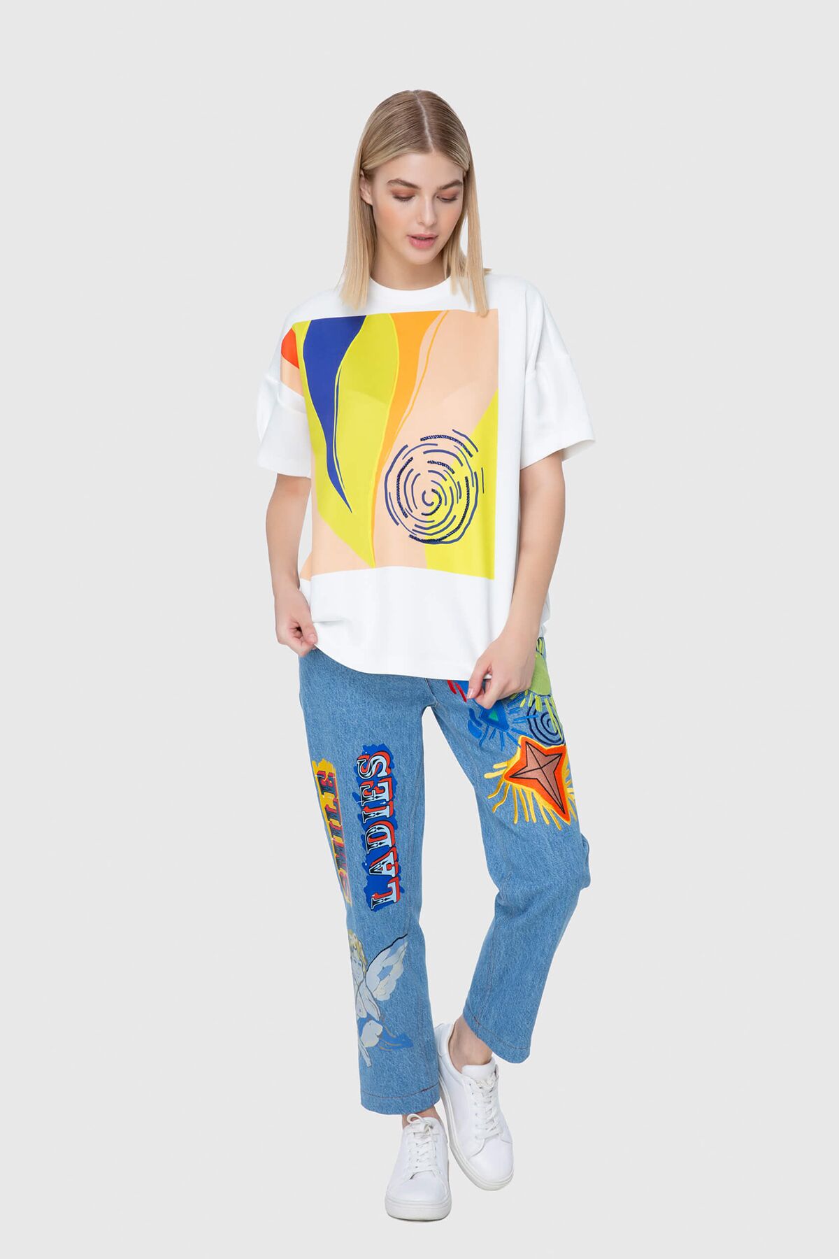 MANI MANI - Colorful Printed Oversized T-Shirt