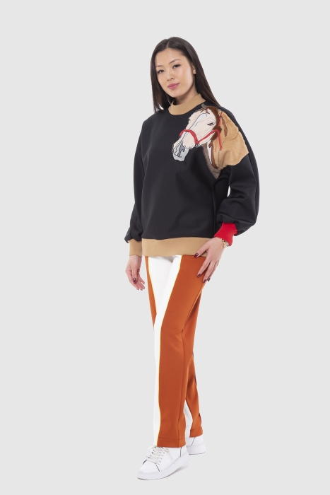 Gizia Embroidery And Plush Detailed Sweatshirt. 1