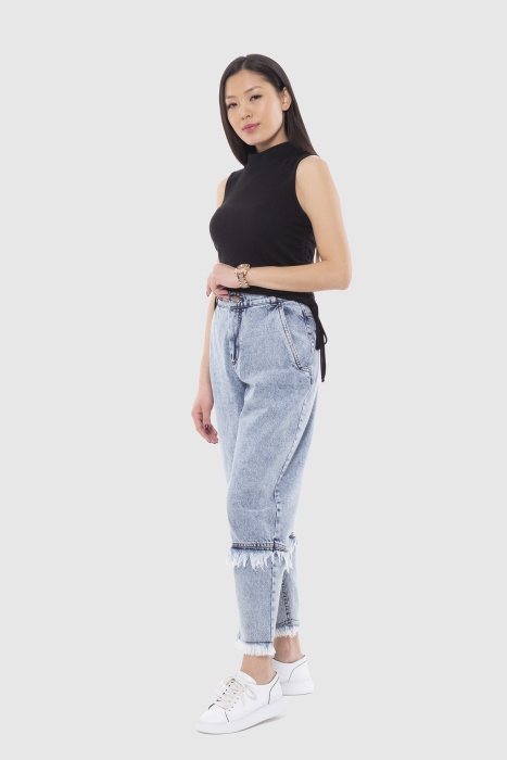 Gizia Sleevles Knitted Blouse With Shirred Sides. 4 Gizia Sleevles Knitted Blouse With Shirred Sides. 4