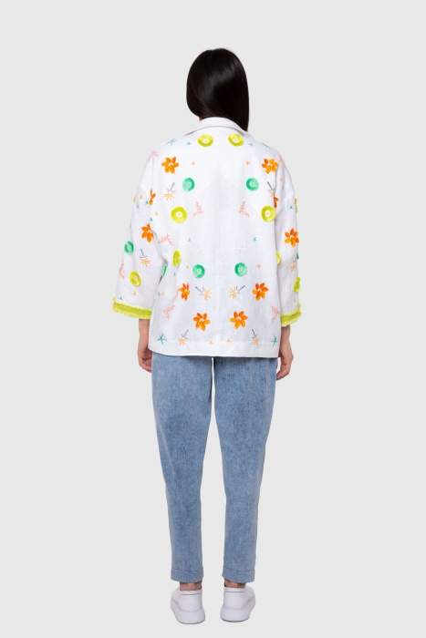 Gizia Embroidered Oversize White Blazer Jacket. 2 Gizia Embroidered Oversize White Blazer Jacket. 2