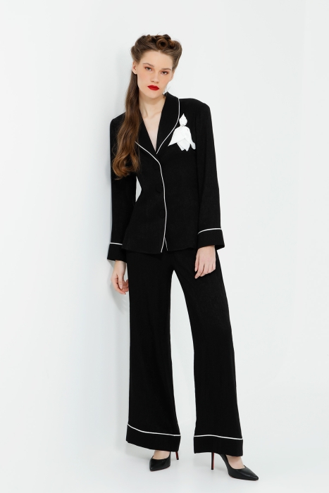 Gizia White Collar Pocket Handkerchief Brooch Detailed Waist Elastic Trousers Comfortable Cut Black Suit. 1
