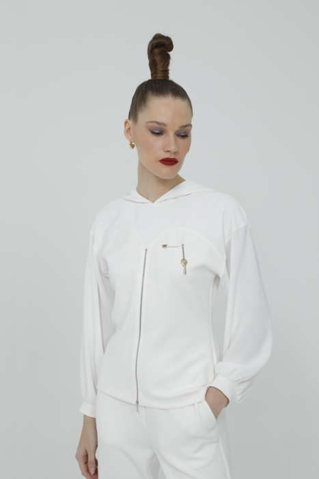 Gizia Comfortable Cut Ecru Tracksuit With Blouse And Trousers. 4 Gizia Comfortable Cut Ecru Tracksuit With Blouse And Trousers. 4