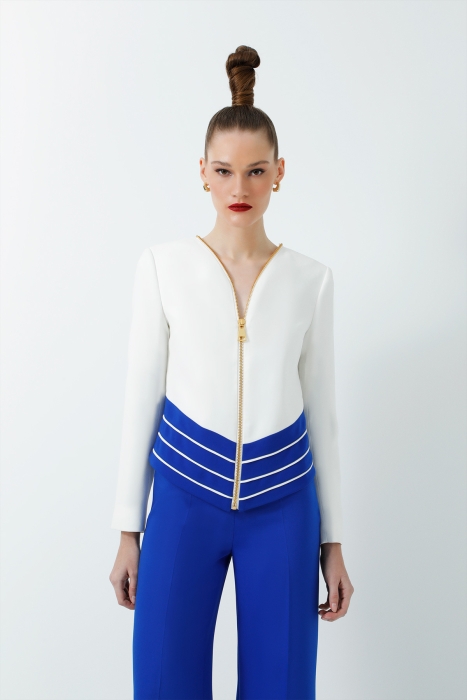 Gizia Ecru Suit with Corset-Shaped Jacket and Palazzo Trousers with Collar And Zipper Detail. 4 Gizia Ecru Suit with Corset-Shaped Jacket and Palazzo Trousers with Collar And Zipper Detail. 4