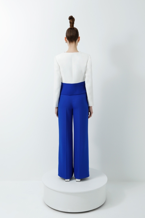 Gizia Ecru Suit with Corset-Shaped Jacket and Palazzo Trousers with Collar And Zipper Detail. 3 Gizia Ecru Suit with Corset-Shaped Jacket and Palazzo Trousers with Collar And Zipper Detail. 3