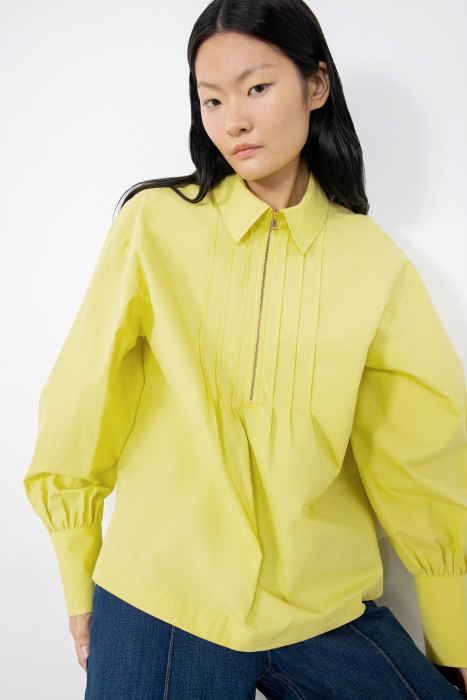 Gizia Green Blouse With Front Ribbed Sleeves With Zipper Slits. 2 Gizia Green Blouse With Front Ribbed Sleeves With Zipper Slits. 2