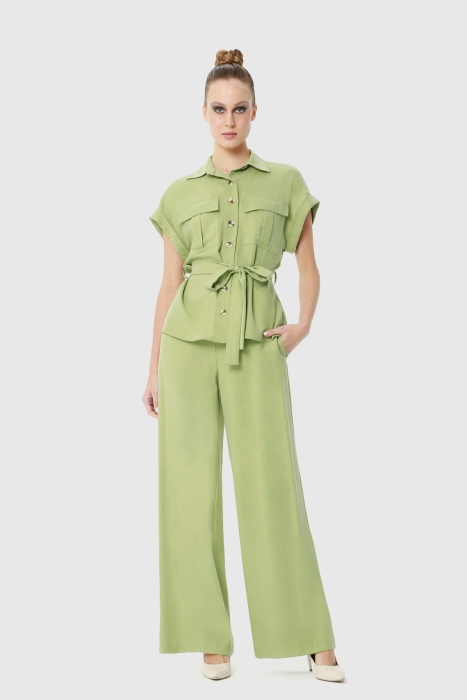 Gizia Green Suit With Double Pocket Flap, Comfortable Shirt Trousers With Waist Closure. 1