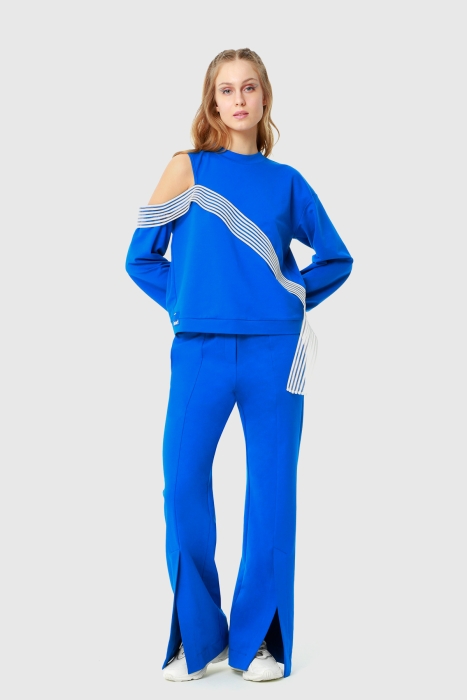 Gizia Knitted Saks Blue Tracksuit With One Shoulder Open Strip Accessory Detailed Sweatshirt and Trousers. 1